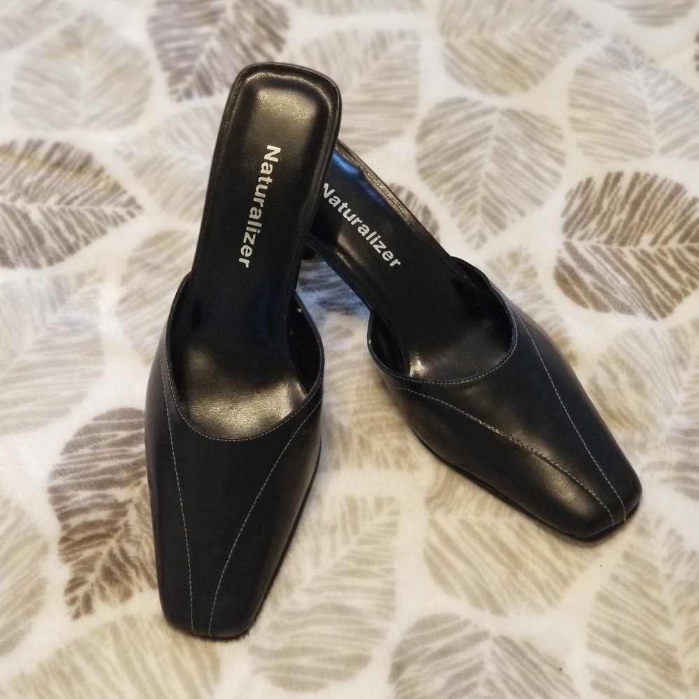 Naturalizer Slides/Sandals